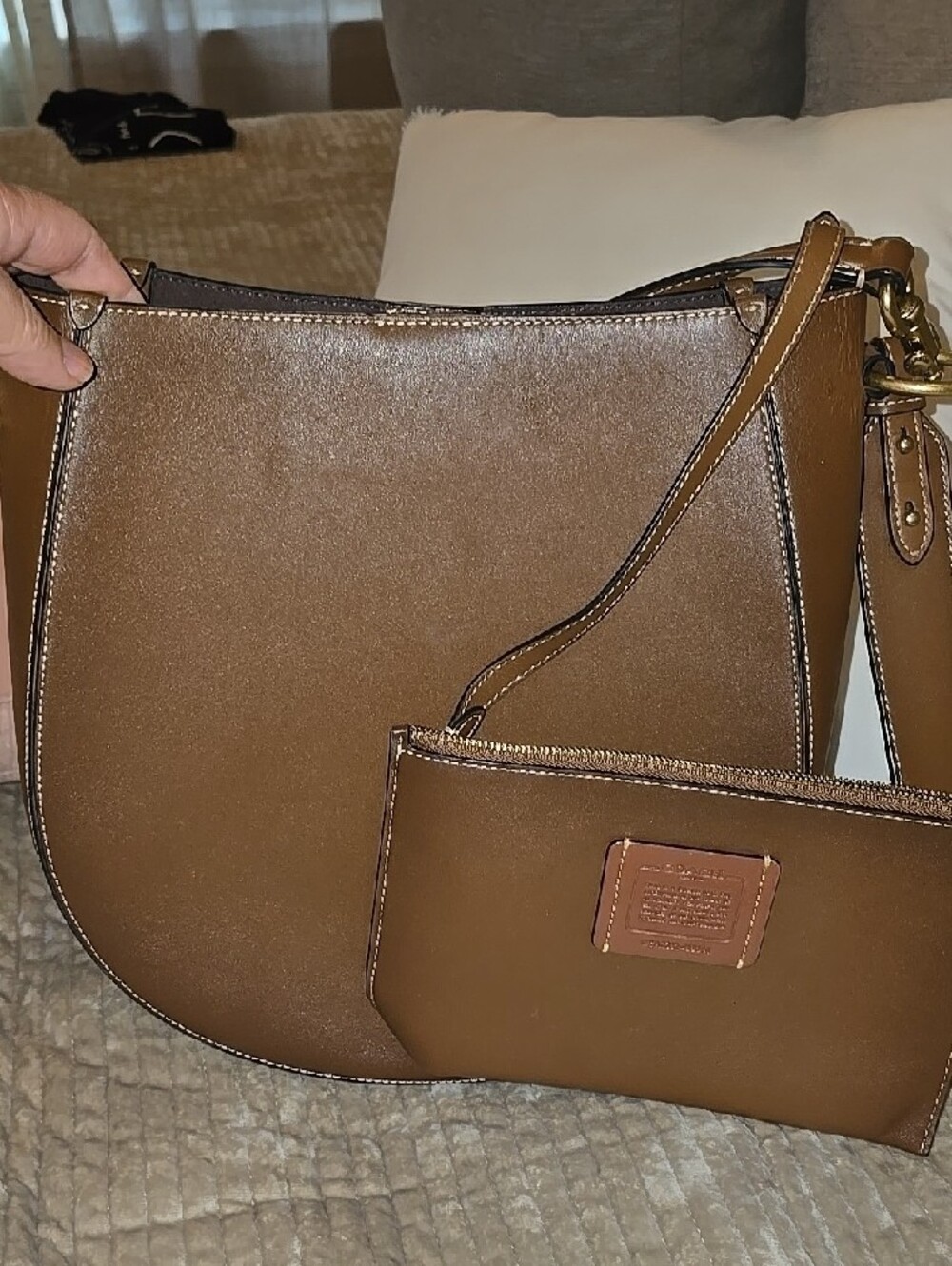 Coach Tan  Leather Hobo Shoulder/crossbody Bag with Matching Wristlet